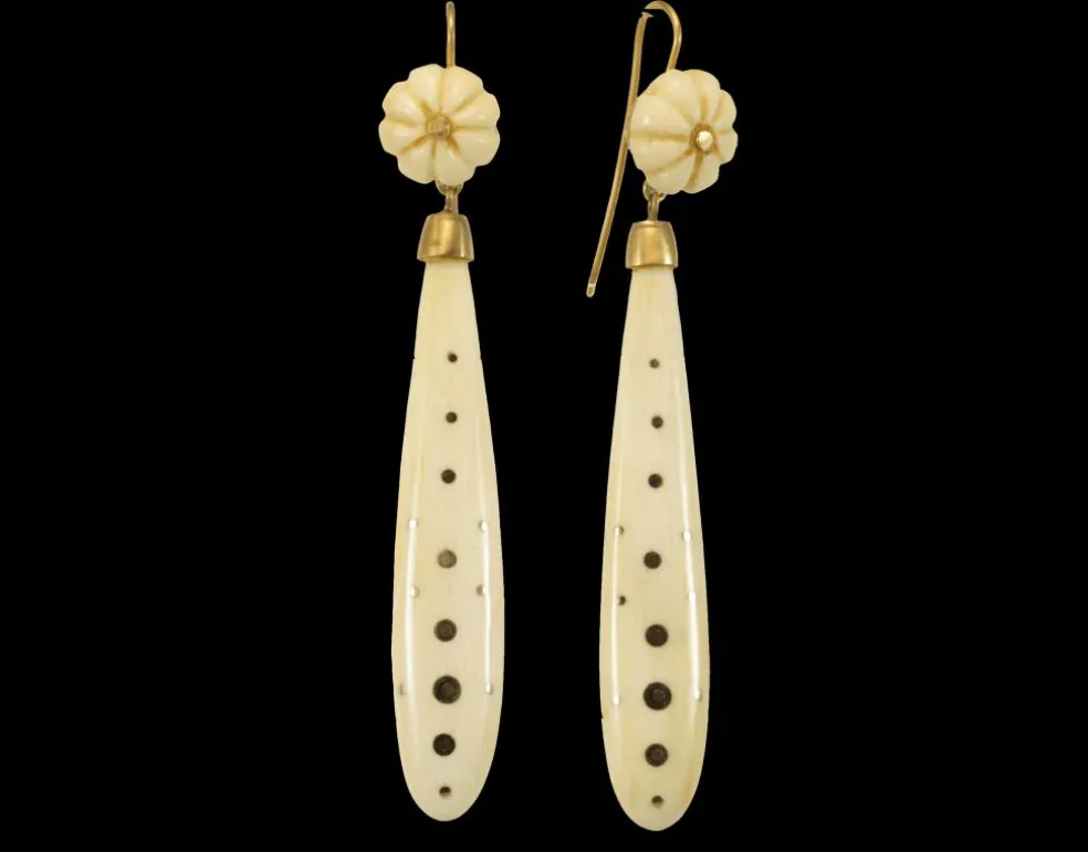 Boucles d'oreilles antiques en or piqué ivoire