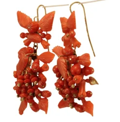 Boucles d'oreilles antiques en or et corail