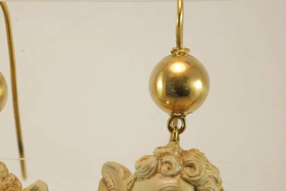 Boucles d'oreilles antiques Camées de lave