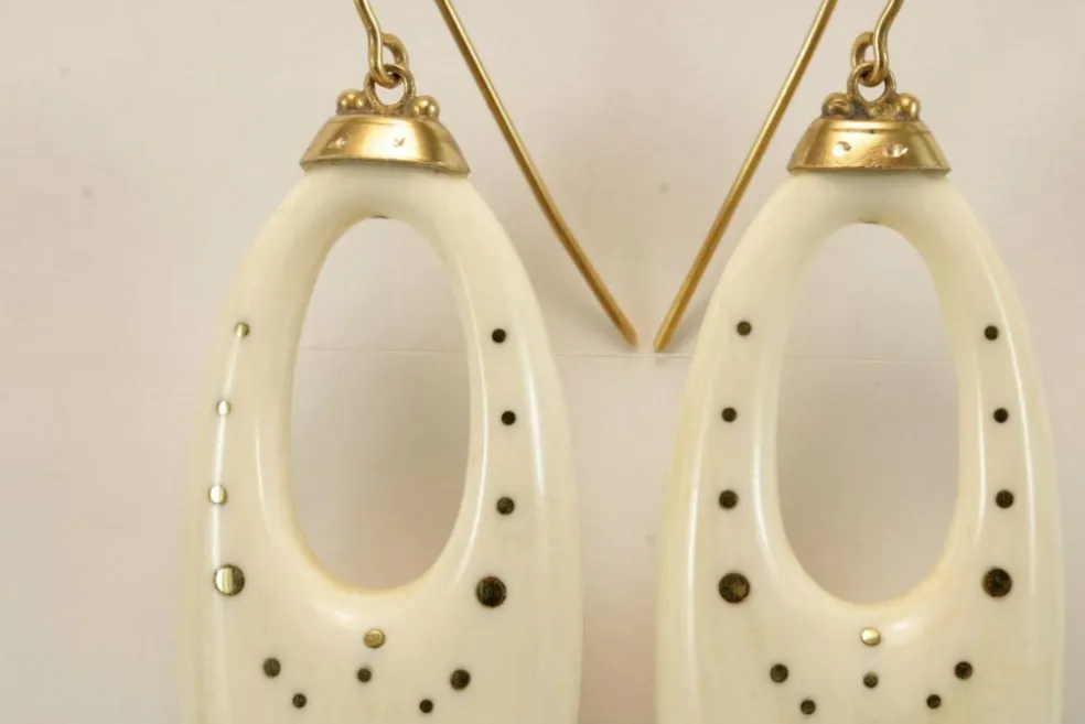 Boucles d'oreilles antiques en or piqué ivoire