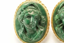 Boucles d'oreilles antiques en or avec camées de malachite