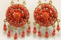 Boucles d'oreilles antiques en or corail