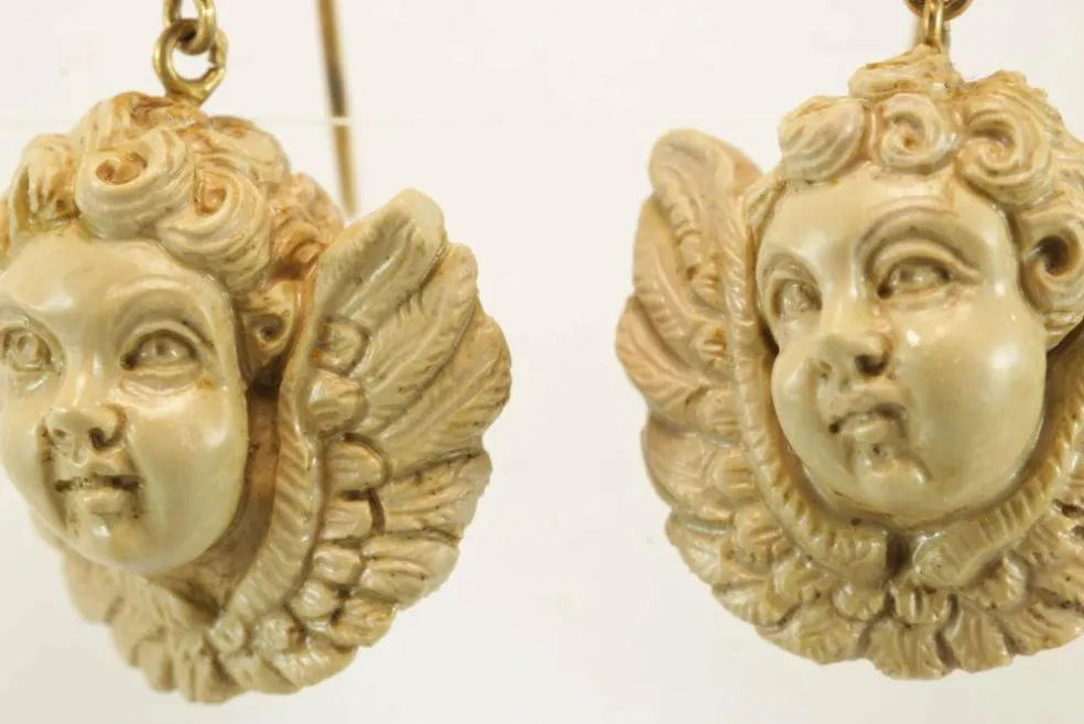 Boucles d'oreilles antiques Camées de lave