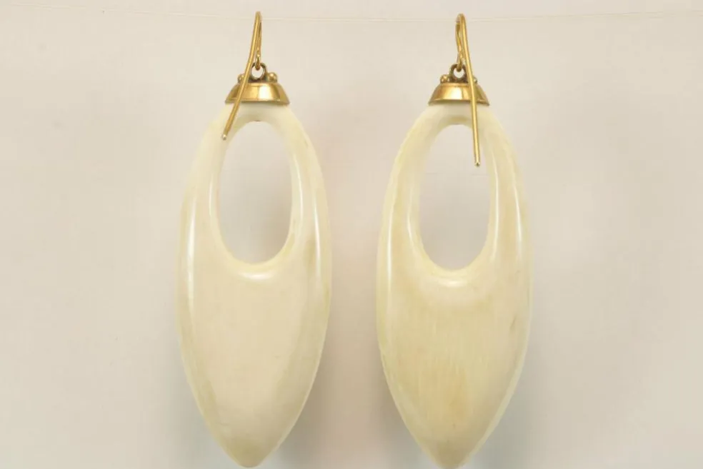 Boucles d'oreilles antiques en or piqué ivoire