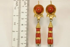 Boucles d'oreilles antiques en or corail