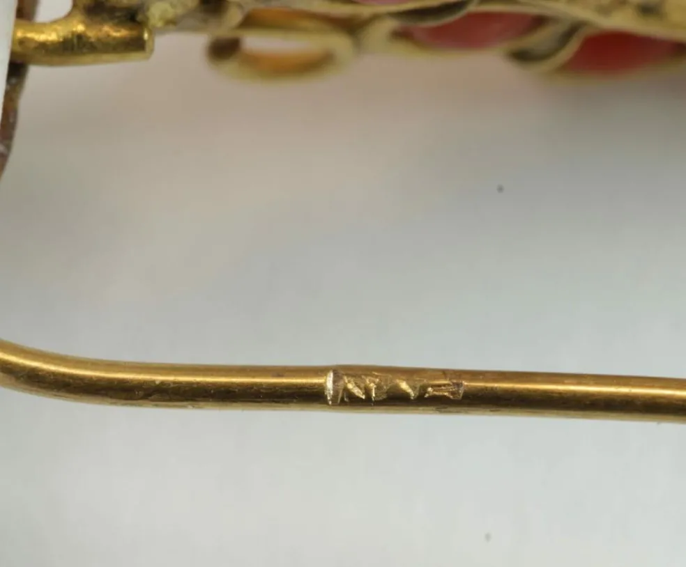 Boucles d'oreilles antiques en or corail