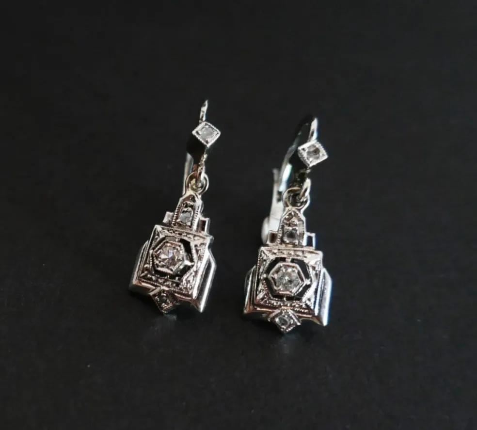 Boucles d'Oreilles Art Déco ornées de saphirs blancs