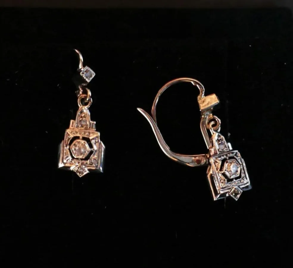 Boucles d'Oreilles Art Déco ornées de saphirs blancs