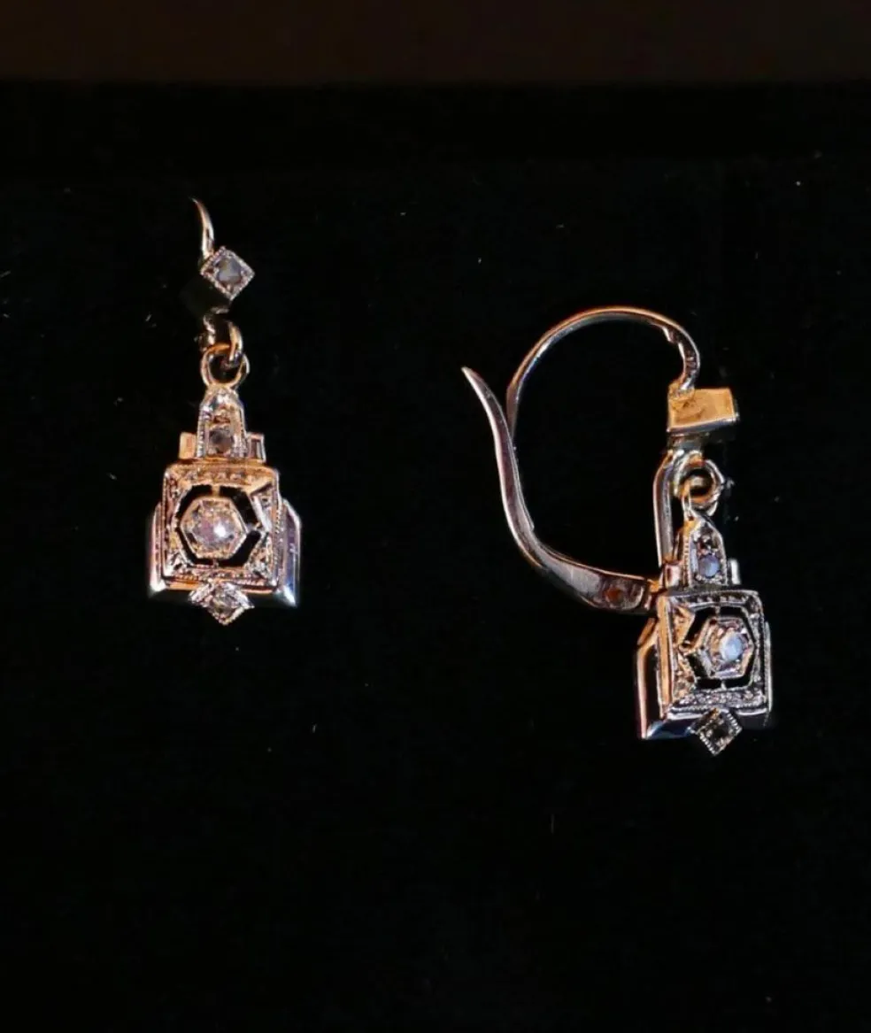 Boucles d'Oreilles Art Déco ornées de saphirs blancs