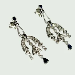 BOUCLES D'OREILLES ART DÉCO SAPHIRS DIAMANTS