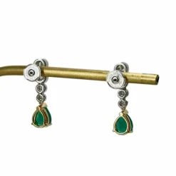 Boucles d'oreilles aux émeraudes gouttes
