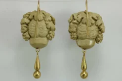 Boucles d'oreilles Bacchus Or camées de lave