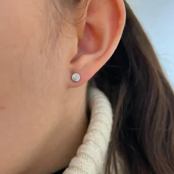 Boucles d’oreilles boutons or blanc diamants