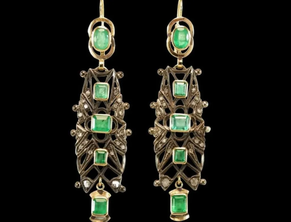 Boucles d'oreilles catalanes antiques en or, diamants et émeraudes