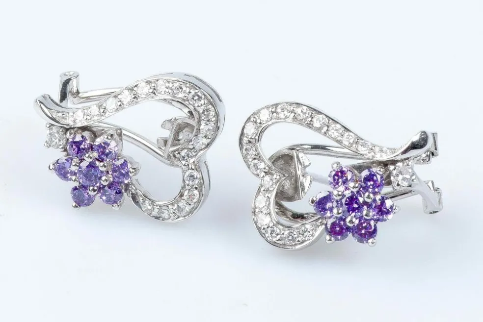 Boucles d'oreilles coeurs et fleurs en or blanc 18 carats
