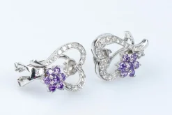 Boucles d'oreilles coeurs et fleurs en or blanc 18 carats