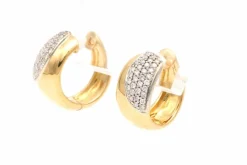 Boucles d'oreilles contemporaines en or jaune 18 carats serties de diamants