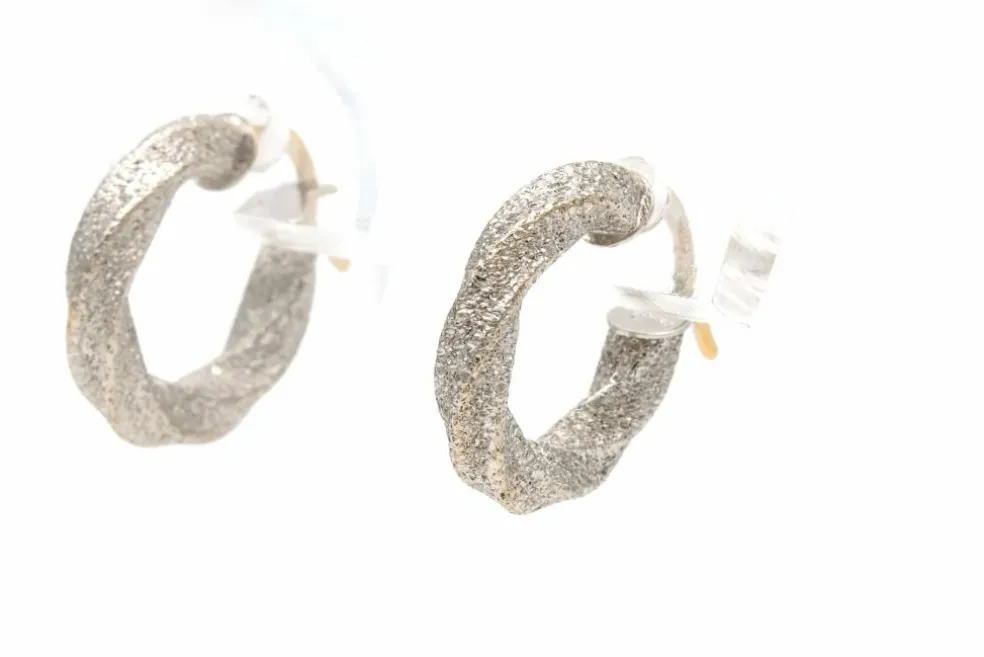 Boucles d'oreilles contemporaines en or blanc 18 carats