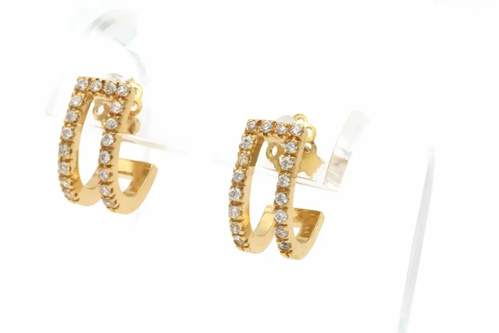 Boucles d'oreilles contemporaines en or jaune 18 carats serties de diamants "taille" brillant (+-0.45ct)