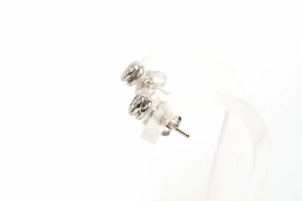 Boucles d'oreilles contemporaines or blanc, diamants