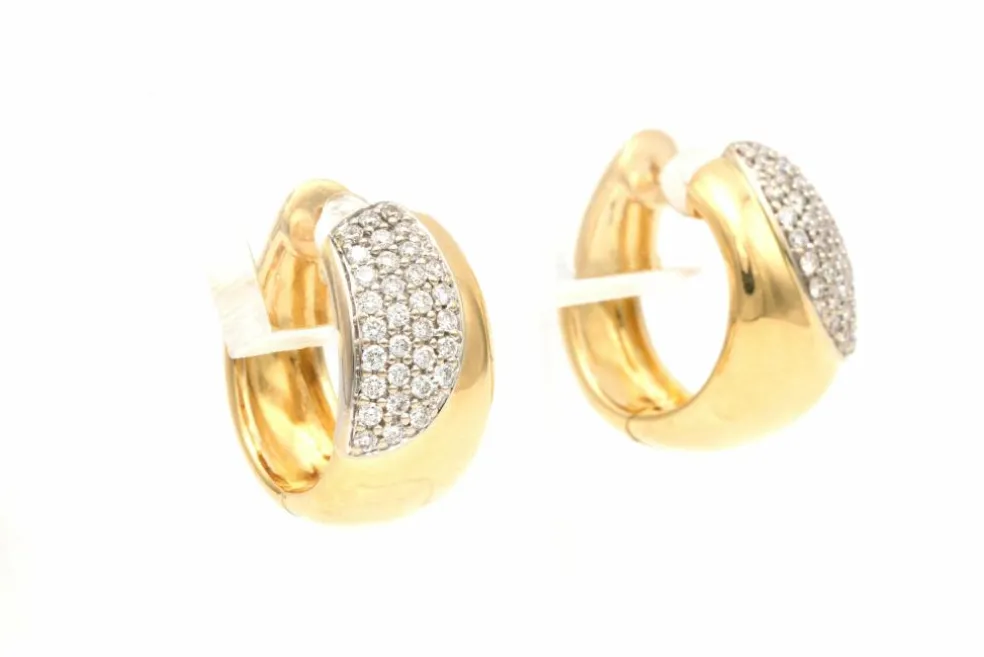 Boucles d'oreilles contemporaines en or jaune 18 carats serties de diamants "taille" brillant (+-0.448ct)