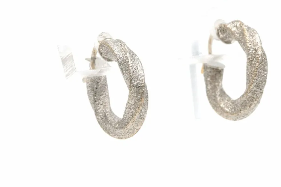 Boucles d'oreilles contemporaines en or blanc 18 carats
