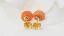 Boucles d'oreilles corail sculpté