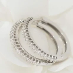 Boucles d'oreilles créoles en or blanc et diamants