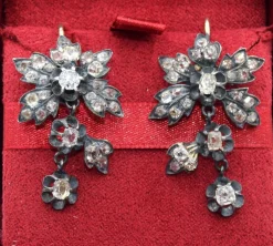 Boucles d'oreilles de l'époque victorienne