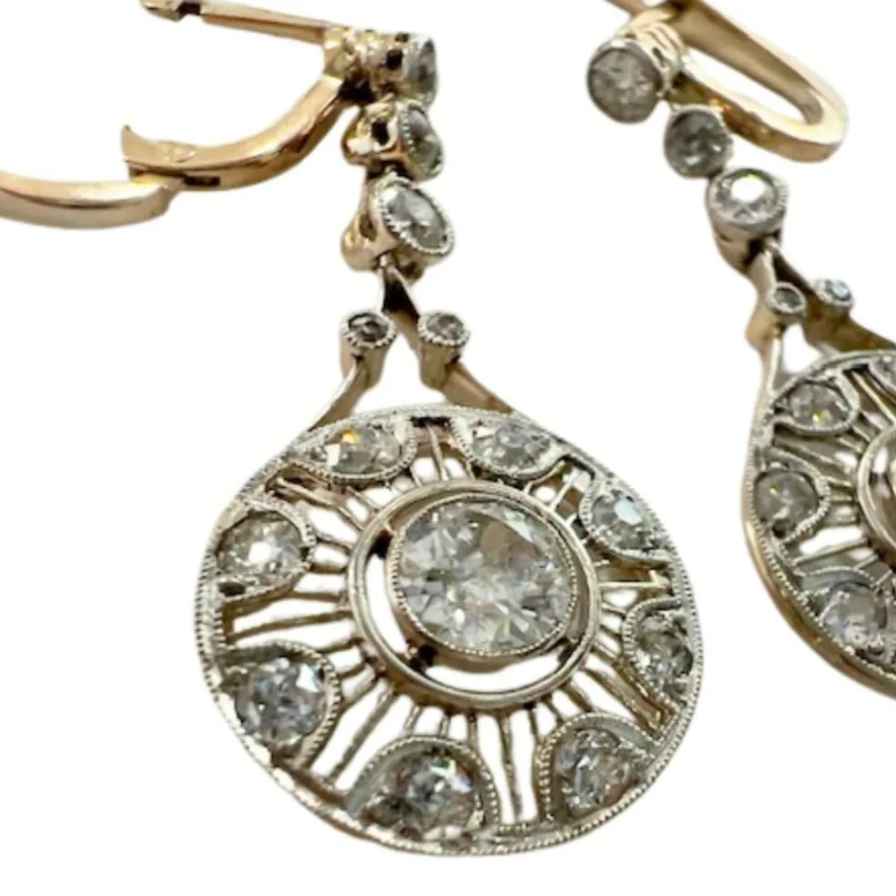 Boucles d'oreilles design Art Déco en or jaune et platine avec diamants