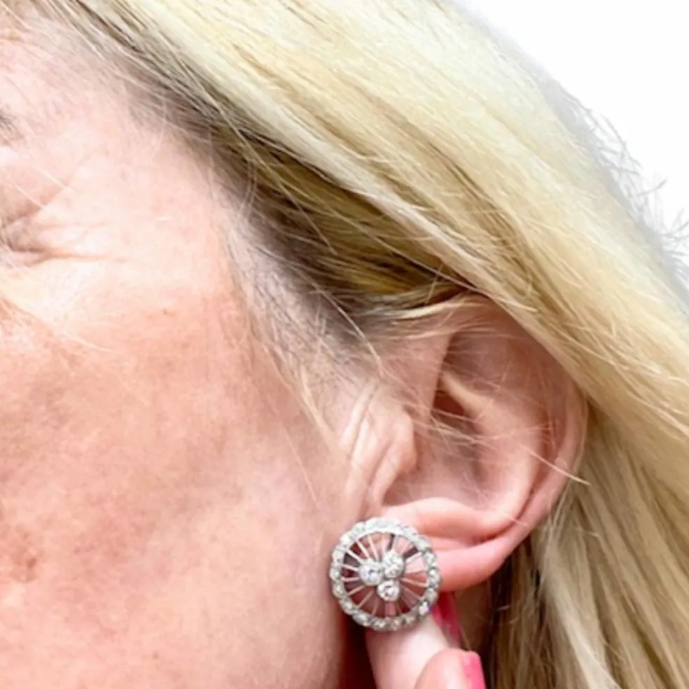 Boucles d'oreilles design Art Déco en platine sterling avec diamants