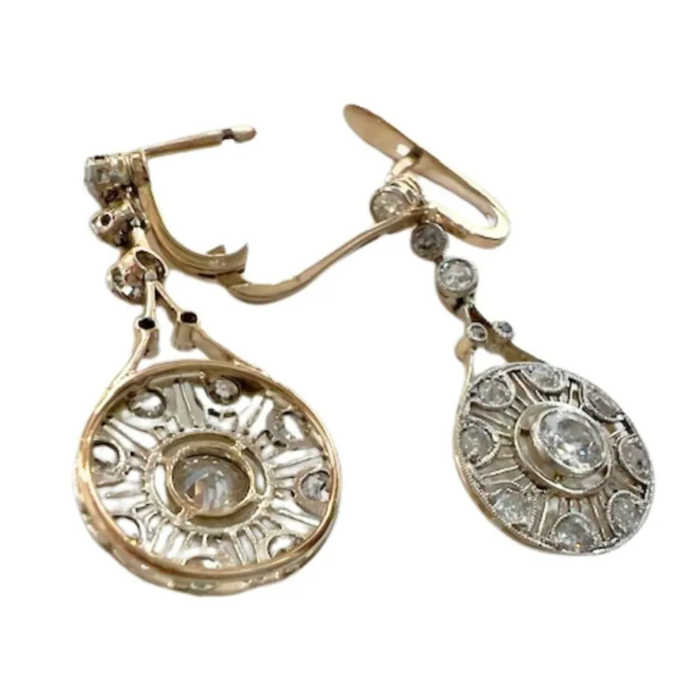 Boucles d'oreilles design Art Déco en or jaune et platine avec diamants