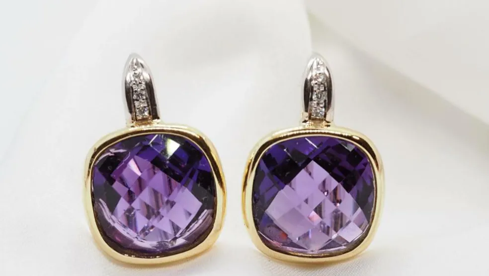 Boucles d'oreilles deux ors, améthyste et diamants
