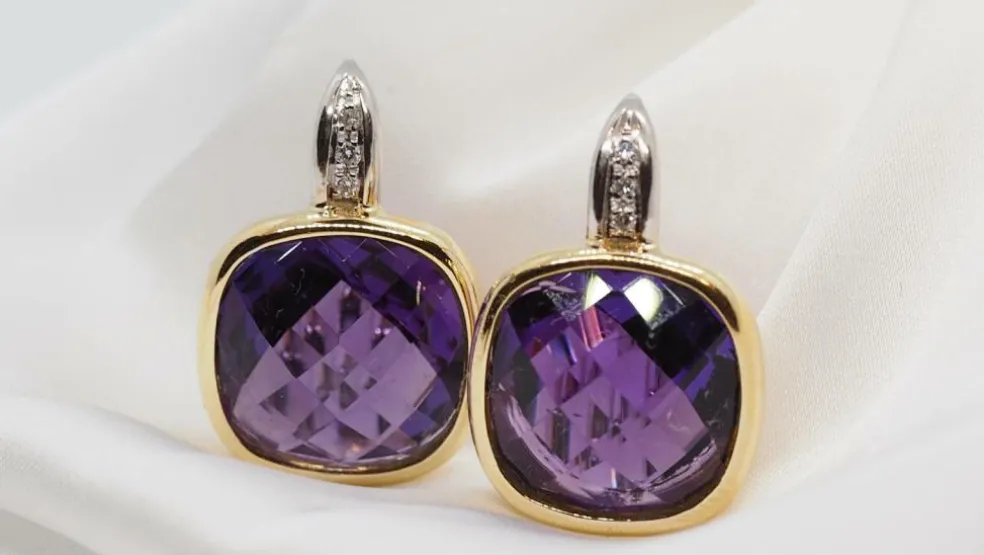 Boucles d'oreilles deux ors, améthyste et diamants