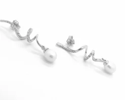 Boucles d'oreilles diamants et perles en or blanc