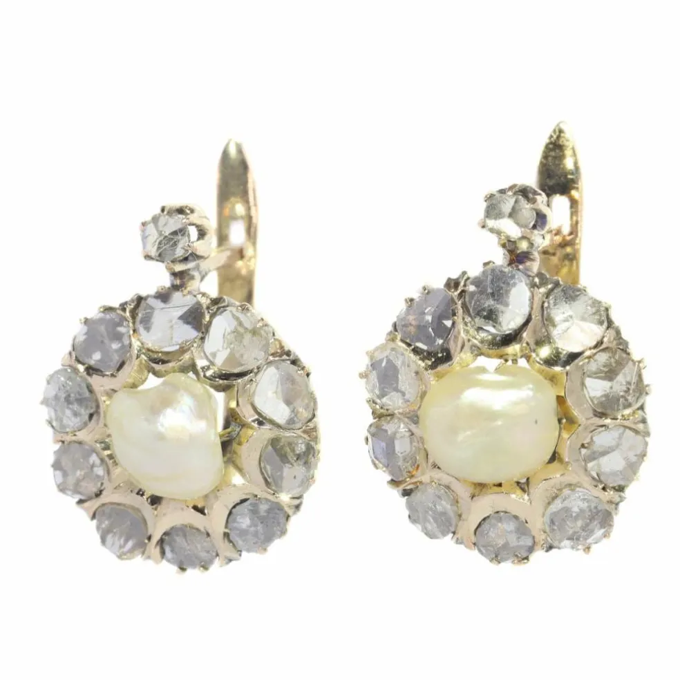 Boucles d'oreilles, diamants et perles naturelles