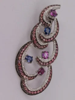 Boucles d'oreilles diamants saphirs roses et bleus