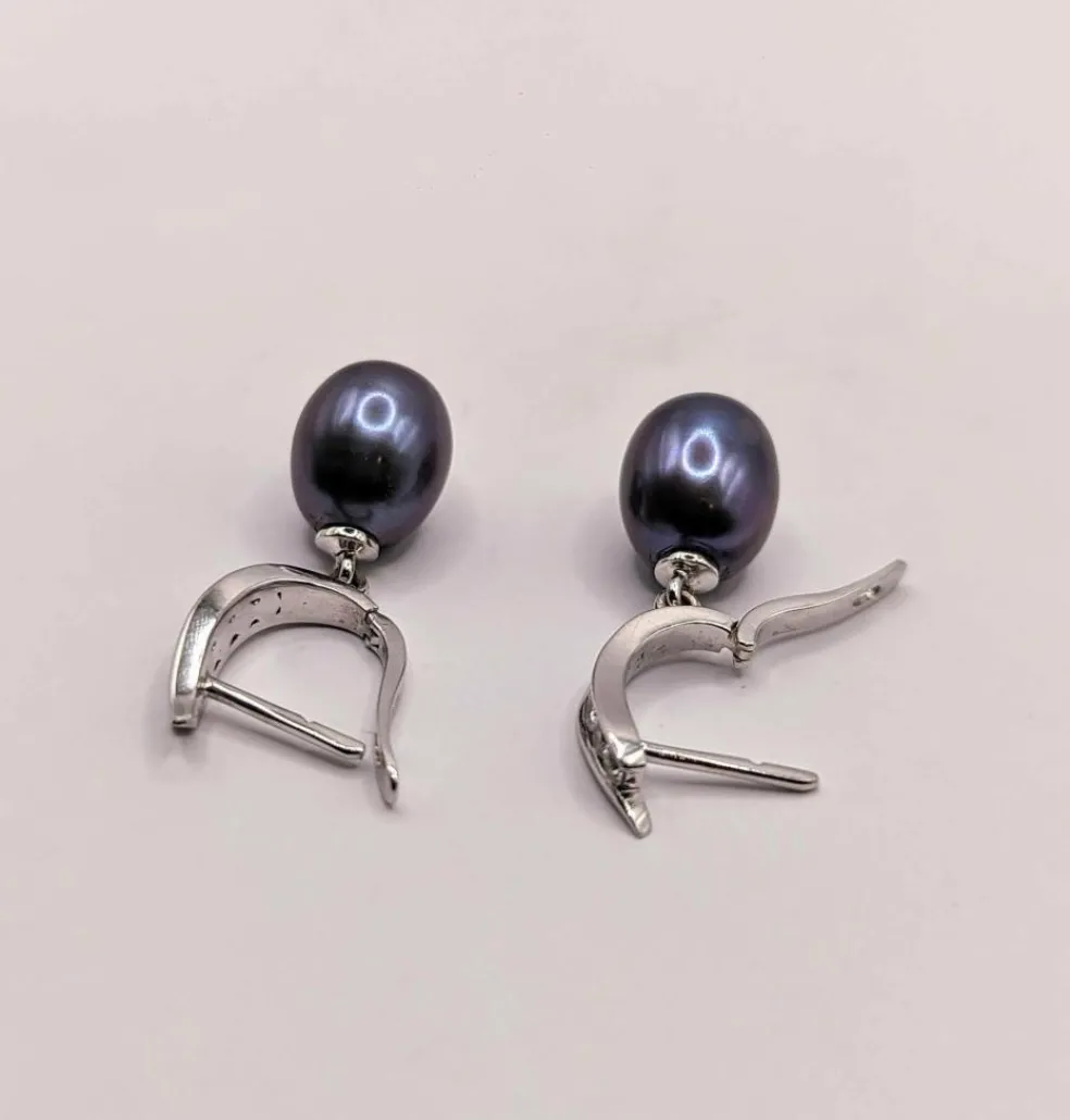 Boucles d'oreilles diamants et perles grises