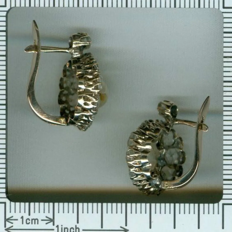 Boucles d'oreilles, diamants et perles naturelles