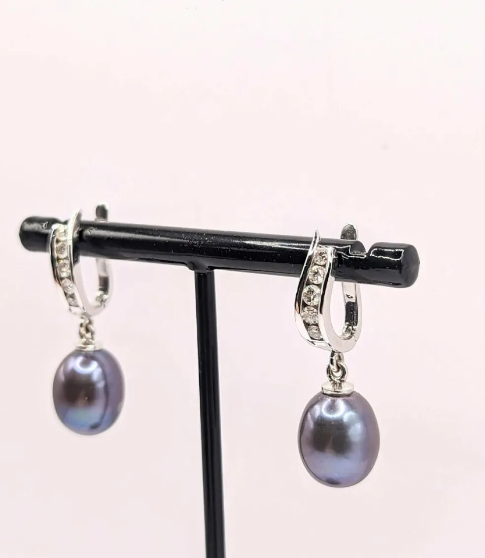 Boucles d'oreilles diamants et perles grises