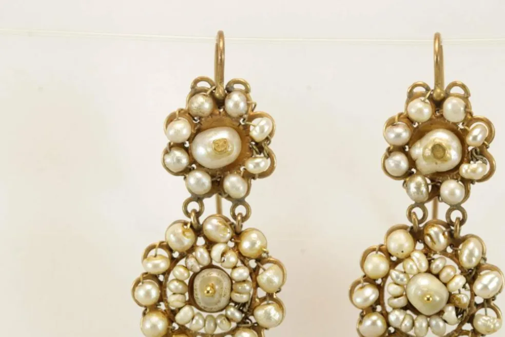 Boucles d'oreilles dorées perles anciennes