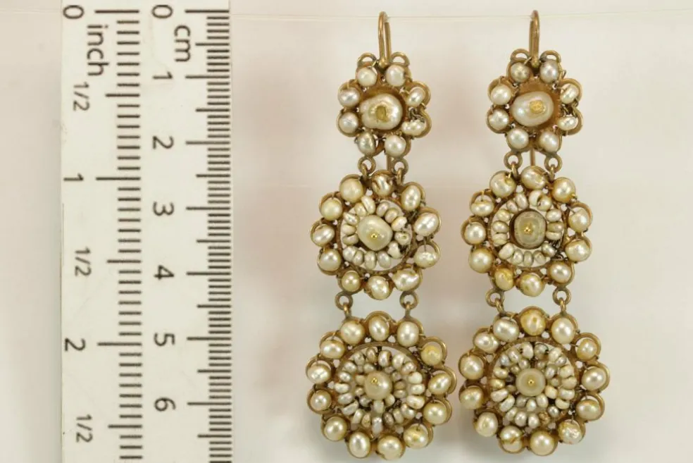 Boucles d'oreilles dorées perles anciennes