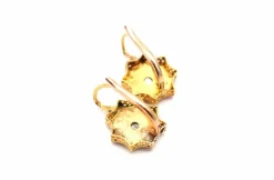 Boucles d'oreilles dormeuse or jaune, perles et rose de diamants