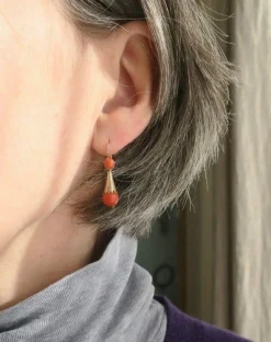 Boucles d’oreilles dormeuses pendantes XIXe corail
