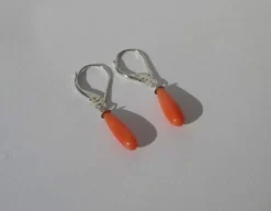 Boucles d’oreilles dormeuses pendantes or blanc corail