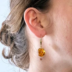 Boucles d'oreilles dormeuses or jaune et ambre