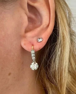 Boucles d’oreilles dormeuses diamants