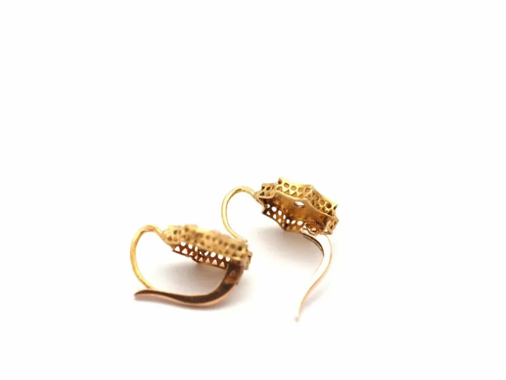 Boucles d'oreilles dormeuse or jaune, perles et rose de diamants