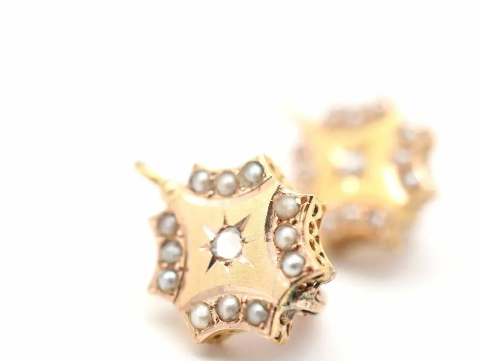 Boucles d'oreilles dormeuse or jaune, perles et rose de diamants