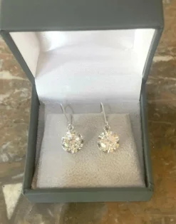 Boucles d'Oreilles Dormeuses Diamants 1.70 Carats Platine Or Gris 18 Carats